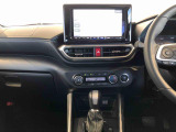 温度を設定すれば、自動で車内の温度管理をしてくれる優れものです♪ATミッションで運転楽々