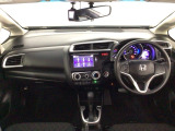 【前方視界】開放的な前方視界!運転がしやすく疲れにくいです♪窓が大きく、見通しがとっても良いおクルマですよ♪