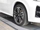 保証に関しましては全国どこのディーラーでもご使用いただける認定中古車保証が付きます。アフターメンテナンスもお近くのディーラーにて行うことができますので安心してお乗りいただけます。