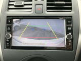 バックビューモニター付きで、ひと目でうしろの状況がわかるためスムーズに駐車できます。