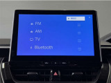 ディスプレイオーディオを装備。スマホと車をつなぐことで、これまでのナビに加えていろんなサービスが楽しめます。