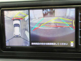 パノラミックビューモニター付きです。車両を上から見たような映像をディスプレイオーディオ画面に表示。運転席からの目視だけでは見にくい、車両周辺の状況をリアルタイムでしっかり確認できます。
