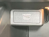 グローブボックス内のHDMI端子に専用ケーブルを差し込むとナビで動画を楽しめます★