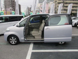 大きくスライドします。