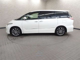 両側パワースライドドア付きだから、狭い駐車スペースなどでの 乗り降りラクラク!小さなお子さまのいるご家庭には嬉しい装備。