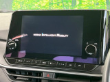 【純正9型ナビ】人気の純正ナビを装備。オーディオ機能も充実しており、Bluetooth接続すればお持ちのスマホやMP3プレイヤーの音楽を再生可能!毎日の運転がさらに楽しくなります!!