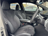 お車はご予約状況などによりご案内出来ない場合がございます。ご来店頂ける際は、事前にご連絡くださいますようお願い申し上げます。