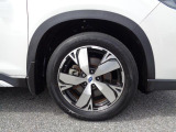 SUBARU認定U-Carは、全車12ヶ月点検、車検などの法定点検を実施。スバル専門メカニックが確かな技術で最大88項目にわたりチェックしており品質、安心を支えます!