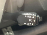 【クルーズコントロール】高速道路もラクラク走行。アクセルを離しても一定速度で走行ができ、長距離運転時の負担を軽減!加速・減速も簡単なスイッチ操作で調整できます。