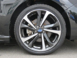 225/40R18