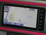 【7インチ純正ナビ】純正ナビを装備。タッチパネル式で使いやすく、詳細地図により目的地をピンポイントで設定できます。初めての道でも迷いにくく、ロングドライブも快適ですよ♪