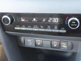 オートエアコンなのでスイッチひとつで車内を設定温度に調節してくれます☆