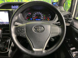 【純正革巻きステアリング】上質な革を使用することで、手にしっかり馴染みとても運転しやすいハンドルです♪