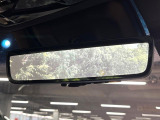 【デジタルインナーミラー】後席の大きな荷物や同乗者で後方が確認しづらい時でも安心!カメラが撮影した車両後方の映像をルームミラー内に表示。クリアな視界で状況の確認が可能です!