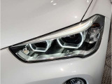 BMWのオートライトは積極的にライトをつけることにより、自車の存在を周囲に向けアピールいたします。それは安全性への配慮でもあります。