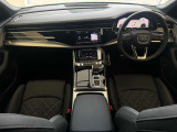 Audiは創業者であるホルヒの「いかなる時代においても第一級の素材を用い、操縦安定性に優れ、さらに進歩的なクルマの製造を目指す」という考え方に則り、こだわり抜かれたインテリアを目指しています。