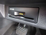 『ETC2.0』を装着しています♪♪ 有料道路の料金所ストレスを軽減でき、運転に集中できます♪♪ 車から離れる時はカードの抜き取りをお忘れなく♪♪