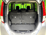 普段のお買い物や通勤、送迎等に十分な荷室スペースを確保しております。セカンドシートを倒すと、大きな荷物の積載も可能です♪