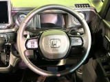 【純正革巻きステアリング】上質な革を使用することで、手にしっかり馴染みとても運転しやすいハンドルです♪