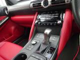“F SPORT”専用ディンプル本革シフトノブ