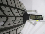 夏タイヤの残り溝は6.5mmです。スリップラインからは4.5mmとなっております。