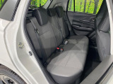 コンパクトカーですが、セカンドシートは十分な広さがあり快適にお乗りいただけます♪シートを倒して大きな荷物を積んだりと、用途の幅が広い1台です。