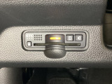 ハンドルの左下にETCがついています。高速道路の料金所の通過も楽々です。 カードの取り出しもしやすい場所についています。