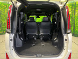 普段のお買い物や通勤、送迎等に十分な荷室スペースを確保しております。セカンドシートを倒すと、大きな荷物の積載も可能です♪