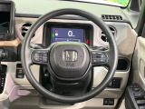 インテリアに合わせたデザインのステアリングは、運転される方のことも考え、運転しやすい形状、大きさです。是非一度、実際に触ってお確かめください。