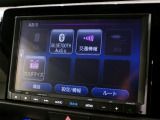 CD、DVD、Bluetooth、AM、FM、スマートフォン接続ができます。
