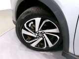 タイヤサイズは195/60R/17です。
