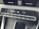 【 オートエアコン 】車内温度を感知して自動で温度調整をしてくれるのでいつでも快適な車内空間を創り上げます!//