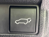 【パワーバックドア】スマートキーや運転席のボタンを押すだけでリアゲートが自動で開閉します!荷物を持っている時や、高い位置にあるバックドアを閉める際に便利な機能です♪