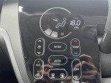 【 オートエアコン 】車内温度を感知して自動で温度調整をしてくれるのでいつでも快適な車内空間を創り上げます。