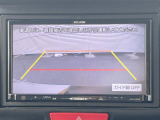 【バックカメラ】駐車時に後方がリアルタイム映像で確認できます。大型商業施設や立体駐車場での駐車時や、夜間のバック時に大活躍!運転スキルに関わらず、今や必須となった装備のひとつです!