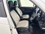 前席の画像です。是非運転席に座っていただき視界等をご確認ください。