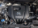 「SKYACTIV-G(ガソリン)」は、規格外の高圧縮を実現し、世界のエンジン技術者に驚きを与えました。さらに、それを維持したままノッキングの発生を抑え、熱効率を向上、走りにも寄与したエンジンです。
