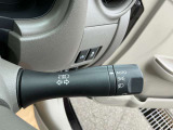 オートライトとは、自動車に装着された自動点灯式ライトのことです。周囲が暗くなるとライトが自動で点灯し、明るくなると自動で消灯する機能を持っています。