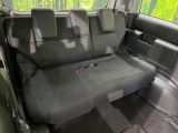 床下収納式のサードシートです。座席部分をコンパクトに収納でき、広大な荷室スペースとしてお使いいただけます!乗車人数や荷物の量など利用シーンに合わせて3列目を有効活用でき、とっても便利♪