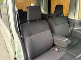 運転席シートになります♪