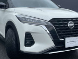 明るくスタイリッシュなLEDヘッドライト☆フォグランプも装備した迫力あるフロントです♪