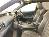 清潔で広々した座席です!是非、現車を見て体感してみてください。