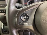 ステアリングにオーディオ操作スイッチが付いています。オーディオ画面に直接タッチしなくても操作が出来ますので、運転に集中できます。
