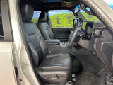 運転席シート廻りは使用感も少なく、良好な状態となっています。丁寧に使われていたことがよくわかりますね。