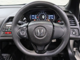 握りやすく、回しやすいステアリングは長時間の運転でも疲れを感じさせません!