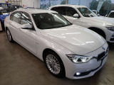 BMW在庫保有台数常時100台以上!ご来店の際はBMW本店(厚木市下荻野140-1)にご来店ください!弊社自慢の全天候型ショールーム!BMW在庫保有台数常時100台以上ございます!