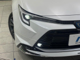 【LEDヘッドライト】悪天候や夜間走行時も良好な視界を確保し安心して運転できる高輝度LEDヘッドライトを装備!点灯速度が早く、消費電力も抑えられています。