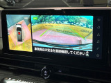 【アラウンドビューモニター】専用のカメラにより、上から見下ろしたような視点で360度クルマの周囲を確認することができます☆死角部分も確認しやすく、狭い場所での切り返しや駐車もスムーズに行えます。