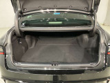 レクサス車らしい細部までこだわった高級感と見る人を一目で虜にするエモーショナルな魅力を持ち合わせております。