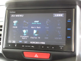 ナビゲーションはギャザズメモリーナビ(VRM-155VFi)を装着しております。AM、FM、CD、DVD再生、Bluetooth、音楽録音再生、フルセグTVがご使用いただけます。